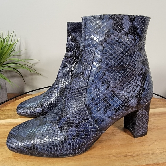 Barneys New York Square-Toe Blue Snakeskin Ankle Booties Gogo Boots Size 38.5 - Picture 4 of 15